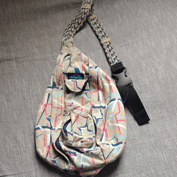 Kavu Womens Rope Bag Pack Sling Women's Beige Pink Blue Canvas Geo Pattern - Picture 7 of 7